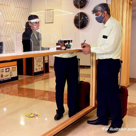 Oyo 81347 Amantran Hotel And Restaurant กานปูร์ ภายนอก รูปภาพ