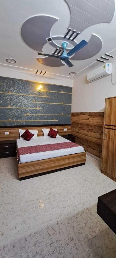Oyo 81347 Amantran Hotel And Restaurant กานปูร์ ภายนอก รูปภาพ